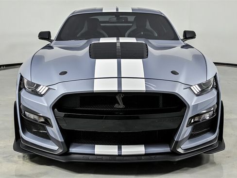 Used 2022 Ford Mustang Shelby GT500 w/ Carbon Fiber Track Pack RWD image 4