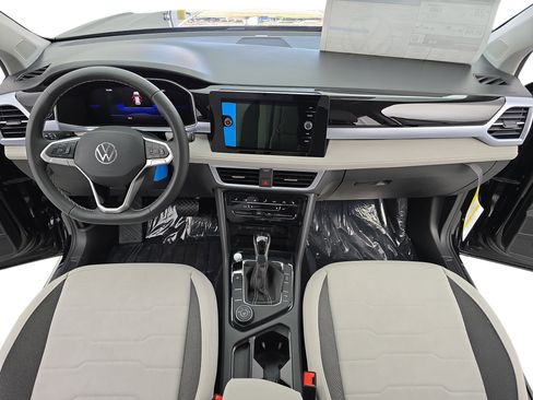New 2026 Volkswagen Taos SE image 9