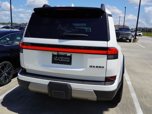 Certified 2025 Lexus GX 550 AWD/4WD image 6