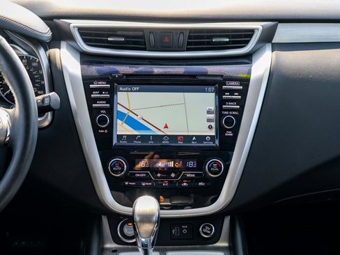 Used 2018 Nissan Murano SV image 17