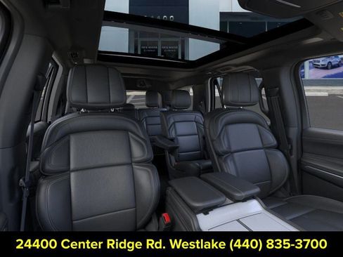 New 2025 Lincoln Navigator Reserve w/ Jet Appearance Package AWD/4WD image 10