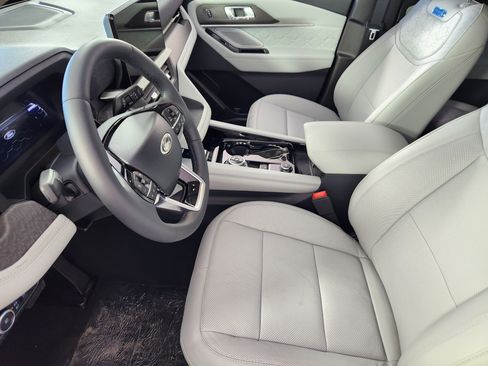 New 2025 Ford Explorer Platinum w/ Ultimate Package image 9