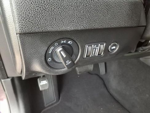 Used 2022 Dodge Charger SXT w/ Blacktop Package image 28