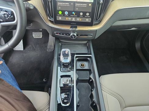 Certified 2026 Volvo XC60 B5 Core w/ Protection Package Premier image 25