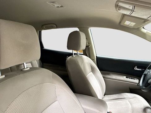 Used 2011 Nissan Rogue SV image 24