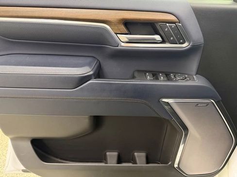 Used 2024 Chevrolet Silverado 2500 High Country image 14