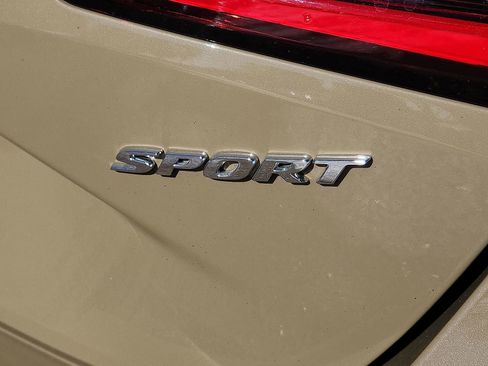 Used 2025 Honda Civic Sport image 9
