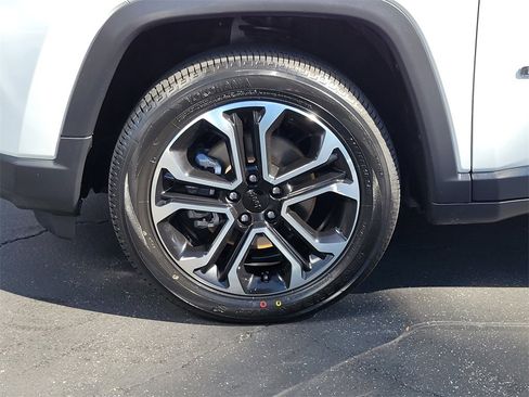 Used 2022 Jeep Compass Limited image 27