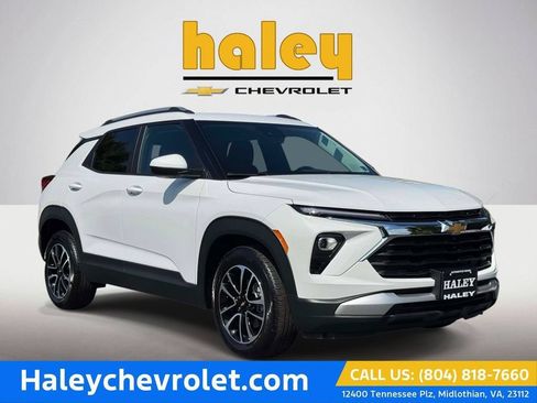Used 2026 Chevrolet TrailBlazer LT w/ Convenience Package FWD image 1