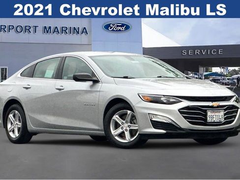 Used 2021 Chevrolet Malibu LS image 2