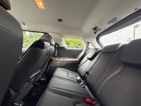 Used 2026 Kia Carnival FWD image 33