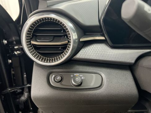 New 2026 Chevrolet Trax ACTIV image 18