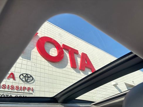 Used 2020 Toyota Camry XSE image 20