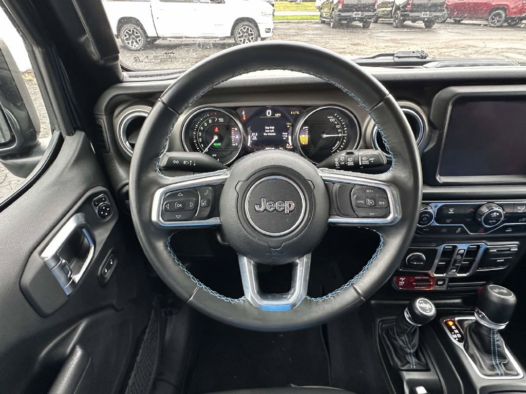 Used 2022 Jeep Wrangler Unlimited Rubicon 4xe AWD/4WD image 14