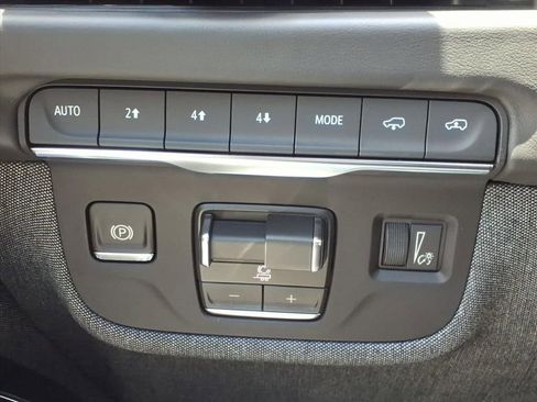 Used 2026 Cadillac Escalade ESV Platinum Sport w/ LPO, ONYX Package AWD/4WD image 30