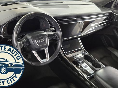 Used 2019 Audi Q8 Prestige w/ Luxury Package image 10