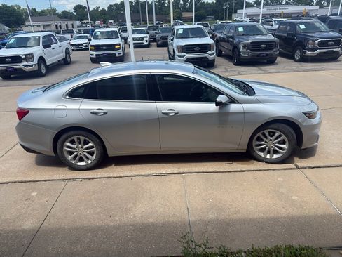 Used 2018 Chevrolet Malibu LT FWD image 5