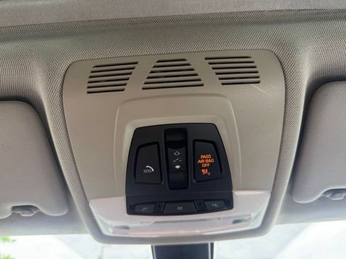 Used 2016 BMW 320i xDrive Sedan AWD/4WD image 35