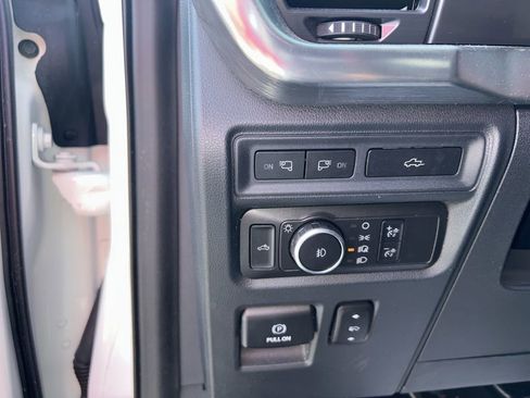 Used 2021 Ford F150 Lariat w/ Max Trailer Tow Package image 16