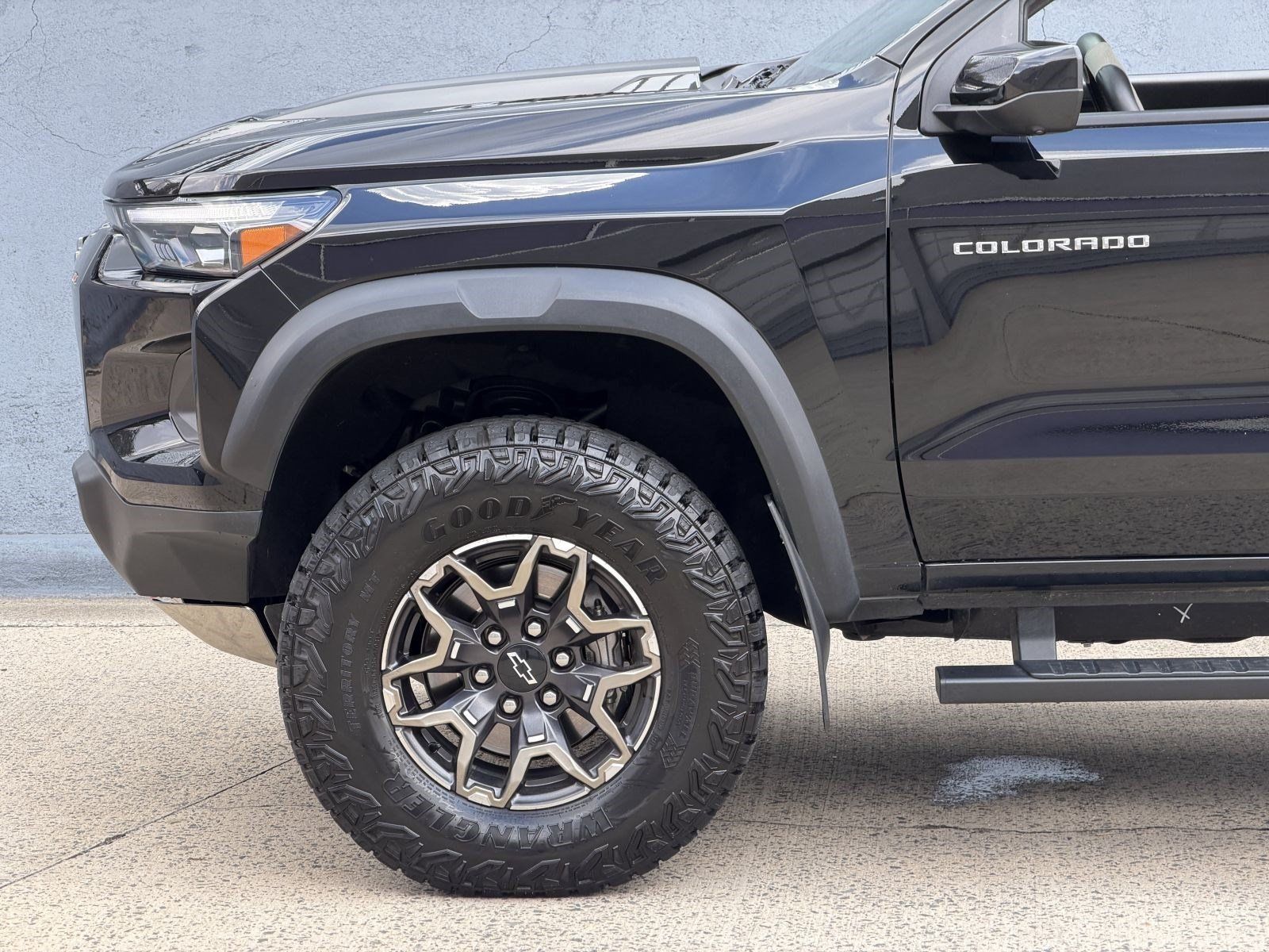 Used 2026 Chevrolet Colorado ZR2 w/ Technology Package AWD/4WD image 10