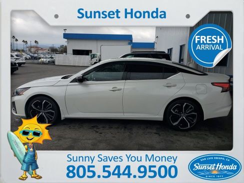 Used 2023 Nissan Altima 2.5 SR w/ SR Premium Package image 7