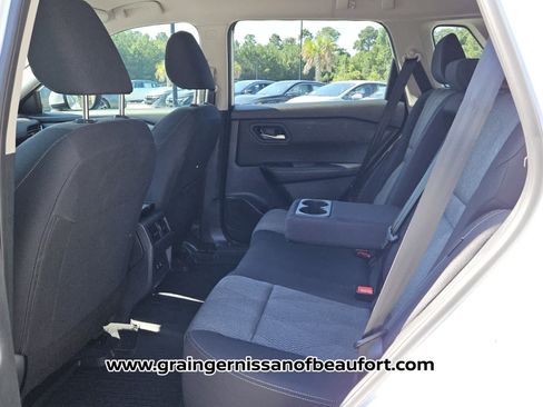 Used 2026 Nissan Rogue SV FWD image 4