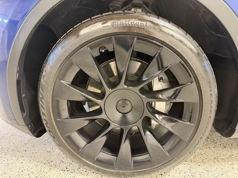 Used 2024 Tesla Model Y Long Range AWD/4WD image 10