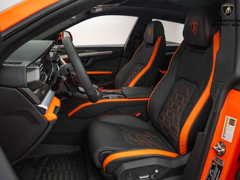 Used 2025 Lamborghini Urus SE image 20