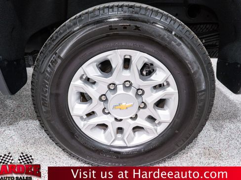 Used 2024 Chevrolet Silverado 2500 LTZ w/ LTZ Premium Package image 10