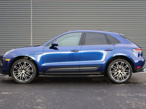 New 2026 Porsche Macan image 2