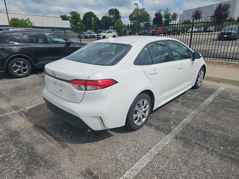 Used 2025 Toyota Corolla LE FWD image 5