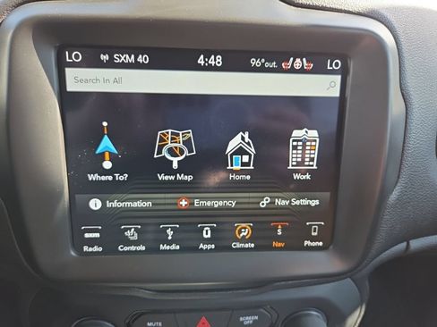 Used 2018 Jeep Renegade Altitude w/ UConnect 8.4 Nav Group AWD/4WD image 20