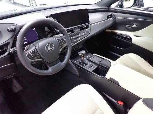 Used 2022 Lexus ES 250 w/ Premium Package image 14