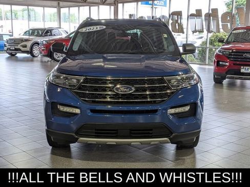 Used 2023 Ford Explorer XLT w/ Equipment Group 202A AWD/4WD image 3