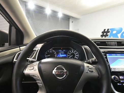 Used 2018 Nissan Murano S image 22