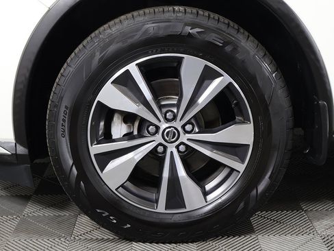 Used 2019 Nissan Murano S image 18