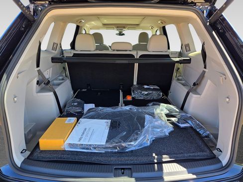 New 2026 Volkswagen Atlas SEL image 6