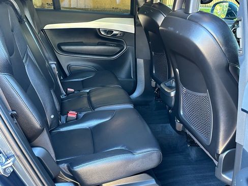 Used 2018 Volvo XC90 T5 Momentum w/ Convenience Package image 19