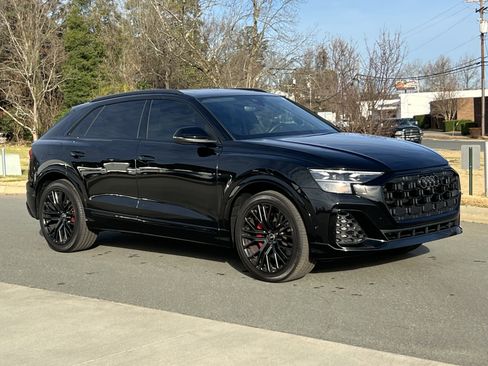 Used 2024 Audi SQ8 Prestige w/ Prestige Package image 1