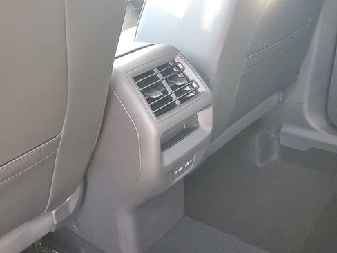 New 2026 Volkswagen Tiguan SE image 29