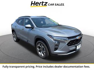 Used 2025 Chevrolet Trax LT FWD video 1