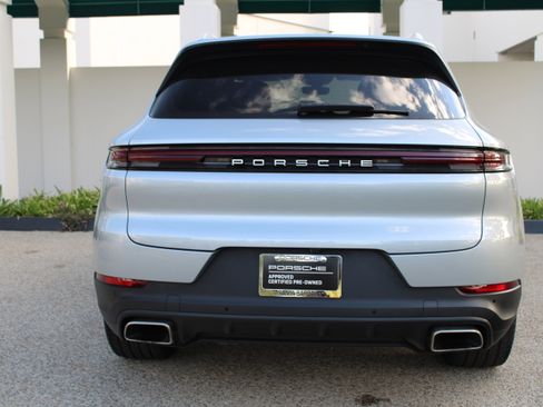 Certified 2025 Porsche Cayenne image 6