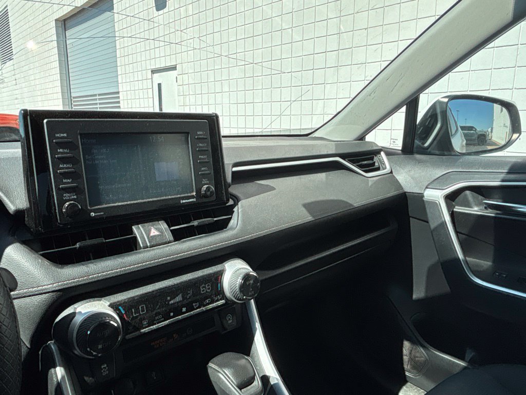 Used 2021 Toyota RAV4 XLE FWD image 15