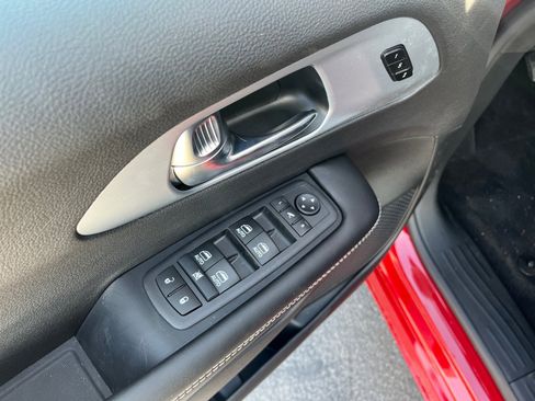 New 2026 Chrysler Pacifica Limited image 12