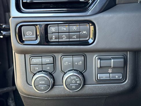 Used 2026 GMC Yukon XL AT4 Ultimate w/ LPO, Floor Liner Package AWD/4WD image 34
