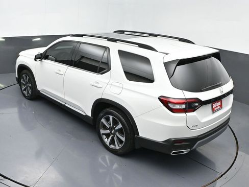 Used 2023 Honda Pilot Touring image 43