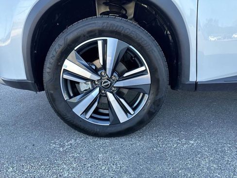 Used 2026 Nissan Rogue SL image 12