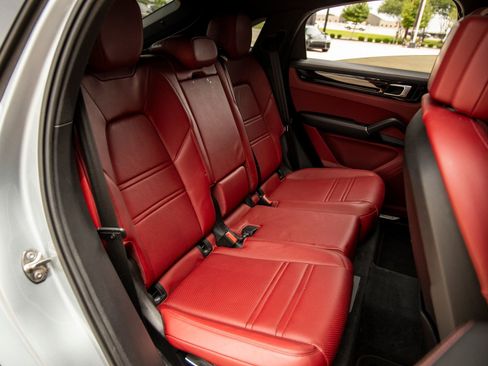 Certified 2021 Porsche Cayenne S AWD/4WD image 40