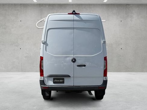 Used 2022 Mercedes-Benz Sprinter 2500 image 16