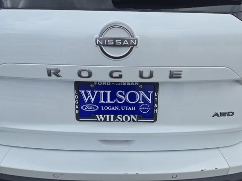 Used 2025 Nissan Rogue SV AWD/4WD image 40